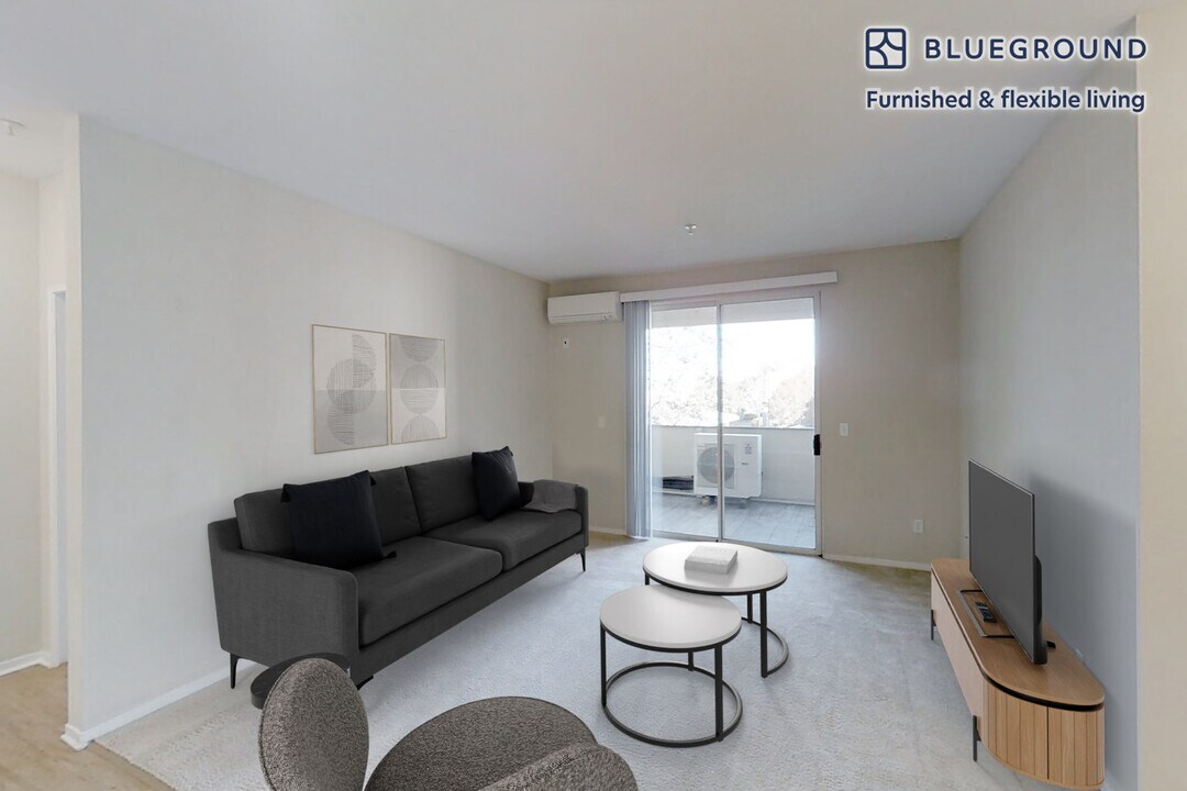 508 Railway Ave, Unit FL2-ID6194A in Campbell, CA - Foto de edificio