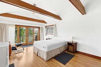 89 Isle of Wight Rd in East Hampton, NY - Building Photo - Building Photo