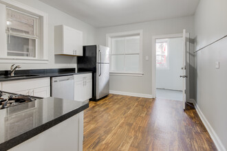 1746 N Keystone Ave in Chicago, IL - Building Photo - Building Photo