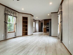 56 Elmhurst Dr in Lockport, NY - Building Photo - Building Photo