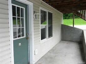 176 Myrtle Ave in Carmel, NY - Building Photo