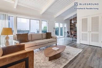 801 Middlefield Rd in Palo Alto, CA - Building Photo - Building Photo