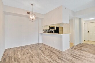 2801 Sarento Pl in Palm Beach Gardens, FL - Building Photo - Building Photo