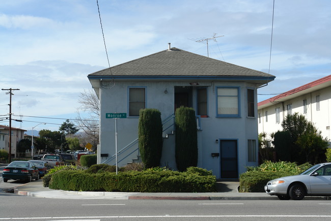 1704 Monroe St in Santa Clara, CA - Foto de edificio - Building Photo