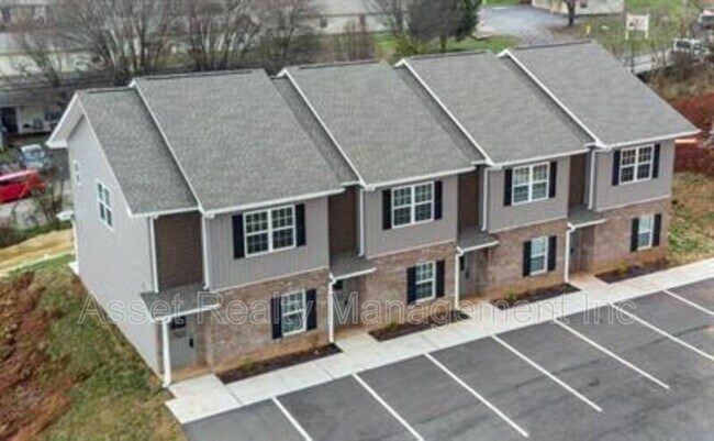 919 Warrior Hill Dr in Louisville, TN - Building Photo - Building Photo
