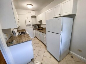 1454 Beacon St, Unit 142 in Brookline, MA - Building Photo - Building Photo