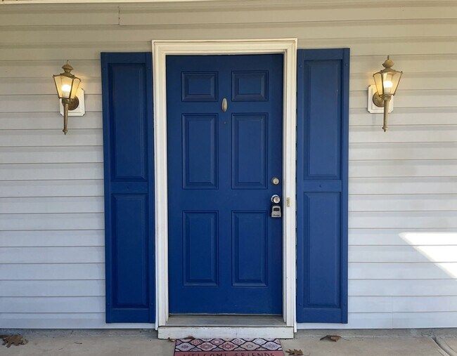 1916 Waters Trail Dr in Charlotte, NC - Building Photo - Building Photo