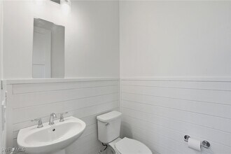 115 Cambria Ln in Naples, FL - Building Photo - Building Photo