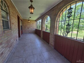 1711 Highland Park Ave in Mission, TX - Foto de edificio - Building Photo
