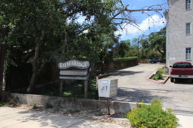 property at 1005 N LBJ Dr