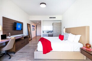 327 Pierce St, Unit SI ID1227258P in Hollywood, FL - Building Photo