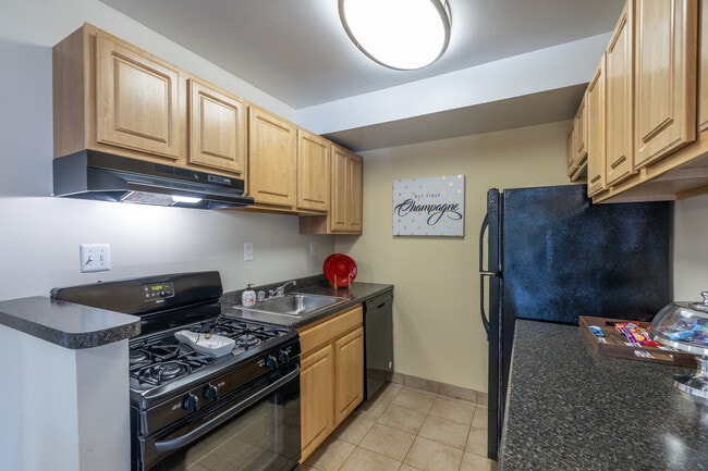 Meadow Woods in Alexandria, VA - Foto de edificio - Interior Photo