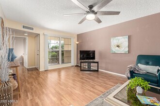 17621 N 105th Ave in Sun City, AZ - Building Photo - Building Photo