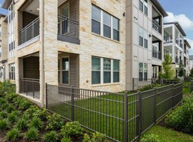 4255 Magnolia Vlg Dr in Magnolia, TX - Building Photo