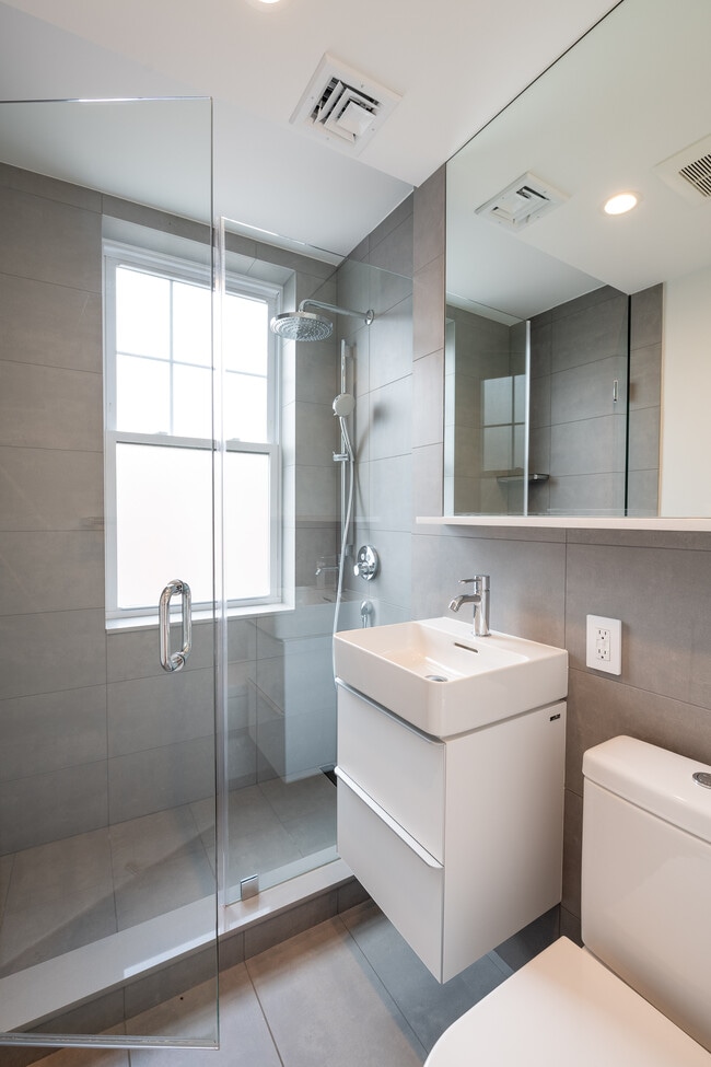 16 Forest St, Unit 43 in Cambridge, MA - Building Photo - Building Photo