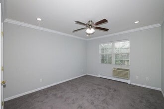 Fairfield Renaissance in Bay Shore, NY - Foto de edificio - Building Photo