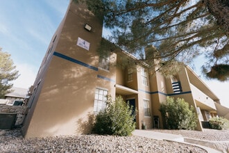 La Mesa Pearl in El Paso, TX - Building Photo - Building Photo
