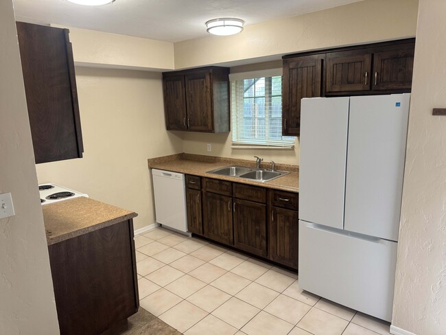 198 N Santa Rita Ave, Unit 198