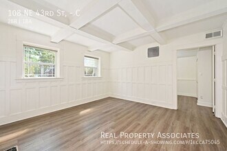 108 NE 43rd St-Unit -C in Seattle, WA - Building Photo - Building Photo