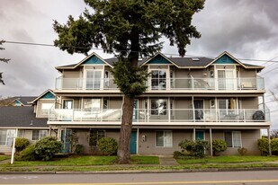 2774 E McLoughlin Blvd in Vancouver, WA - Building Photo