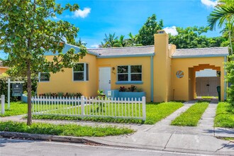 446 NE 75th St in Miami, FL - Building Photo - Building Photo