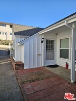 841 Haverford Ave in Los Angeles, CA - Building Photo