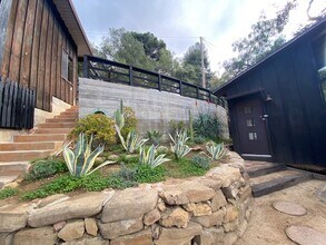 119 Muerdago Rd in Topanga, CA - Foto de edificio - Building Photo