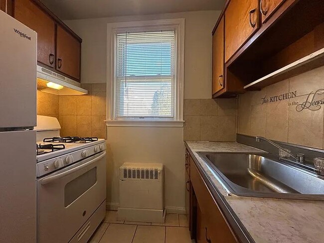 6536 Crescentville Rd in Philadelphia, PA - Building Photo - Building Photo