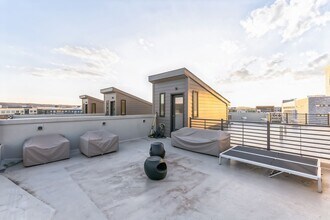 1012 Lakeview Ct in King of Prussia, PA - Building Photo - Building Photo