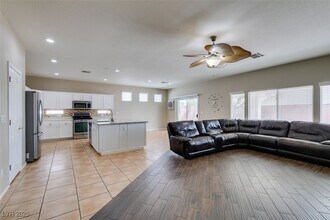 5438 Winterdale St in North Las Vegas, NV - Foto de edificio - Building Photo
