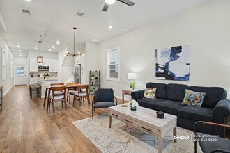 1725 E Crockett St in San Antonio, TX - Building Photo - Building Photo