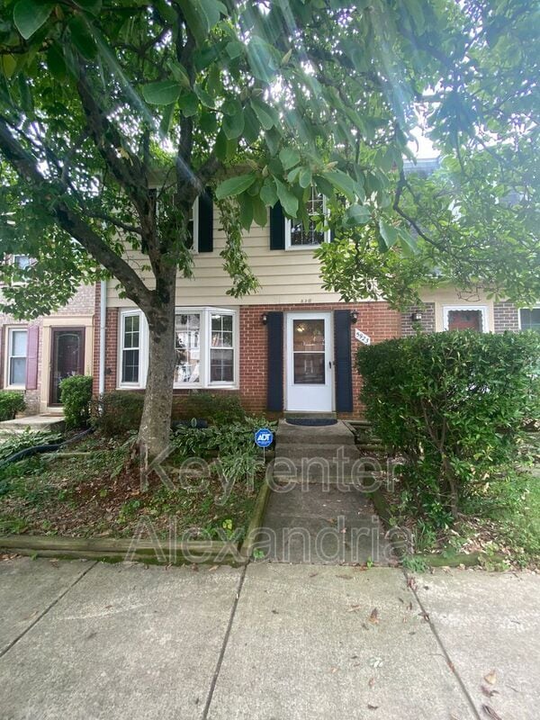 5923 Kara Pl in Burke, VA - Building Photo - Building Photo