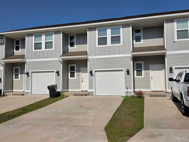 9525 Nature Crk Cir in Bellview, FL - Building Photo - Building Photo