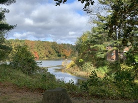 Lakeview Apartments in Farmington, CT - Building Photo