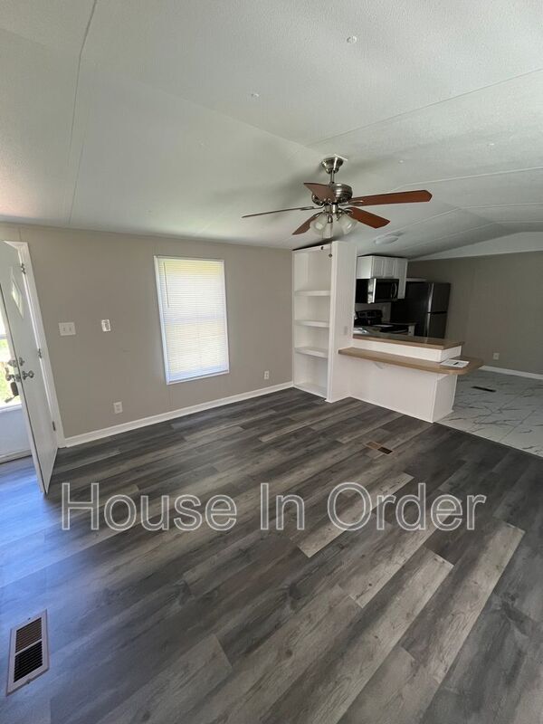 9 Tre Ln in Asheville, NC - Building Photo - Building Photo