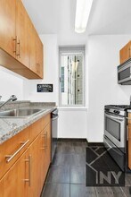 2 Maiden Ln, Unit 3706 in New York, NY - Foto de edificio - Building Photo