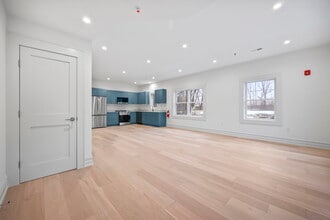 1209 Littleton Rd in Morris Plains, NJ - Foto de edificio - Building Photo