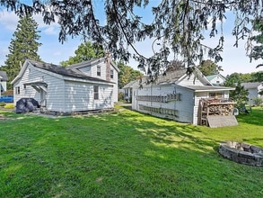 12 James St in Phoenix, NY - Building Photo - Building Photo