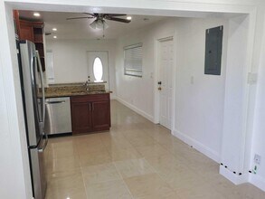 516 NW 8th Ct in Boynton Beach, FL - Building Photo - Building Photo