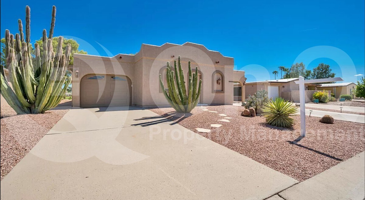 8935 E Fairway Blvd in Sun Lakes, AZ - Building Photo