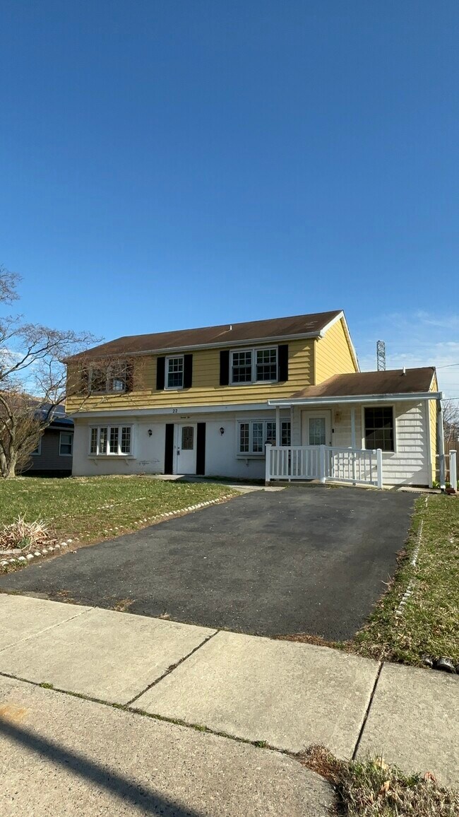 property at 22 Mayapple Ln