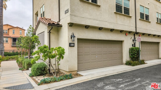 835 Orchid Way in Azusa, CA - Building Photo - Building Photo