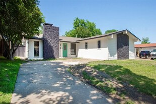 3057 Dothan Ln in Dallas, TX - Building Photo