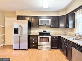 15407 Skyline Dr in Montclair, VA - Building Photo