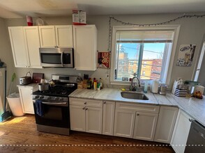3 Hamilton Rd, Unit 2 in Somerville, MA - Building Photo - Building Photo