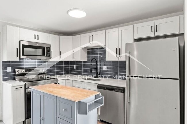 property at 610 Catalina Dr