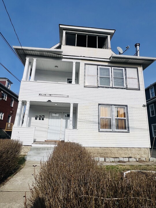 111 Rose Hill Ave in Danbury, CT - Building Photo