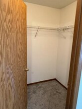 305 S 1st St in Marshalltown, IA - Building Photo - Building Photo