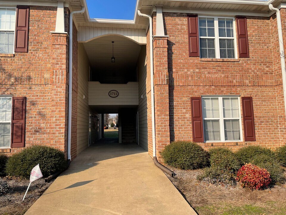 1711 Renwick Dr in Fayetteville, NC - Building Photo