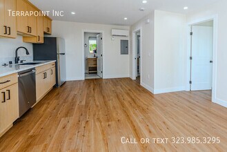456 S Breed St in Los Angeles, CA - Building Photo - Building Photo